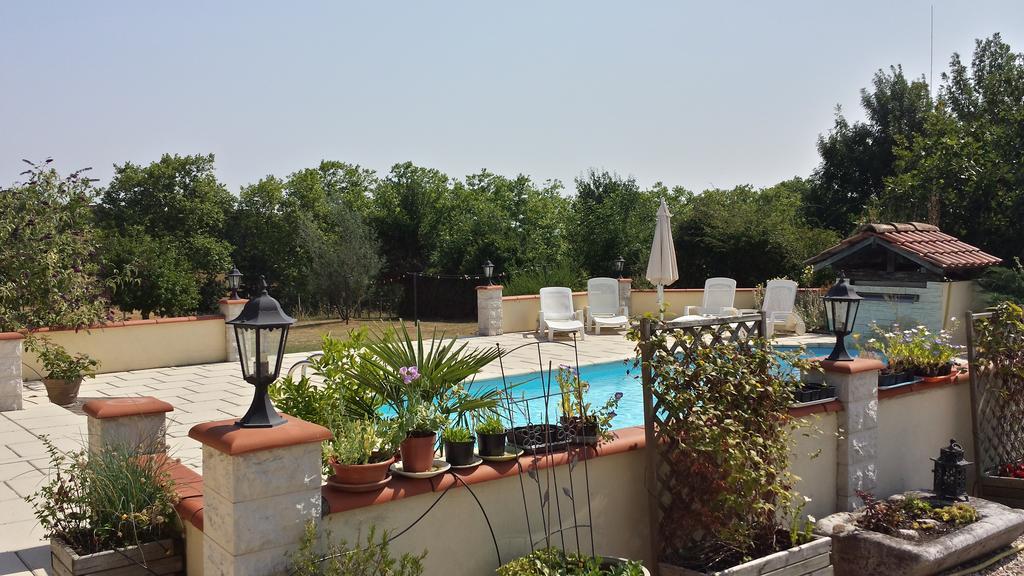 Bed and Breakfast Les Tilleuls Saint-Pé-Delbosc Zewnętrze zdjęcie